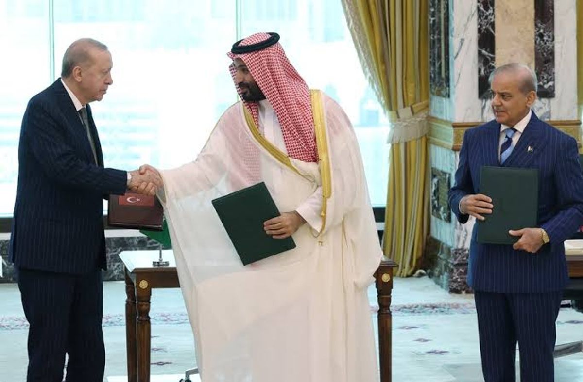 Arábia Saudita, Turquia e Paquistão Firmam Acordo de Defesa Mútua
