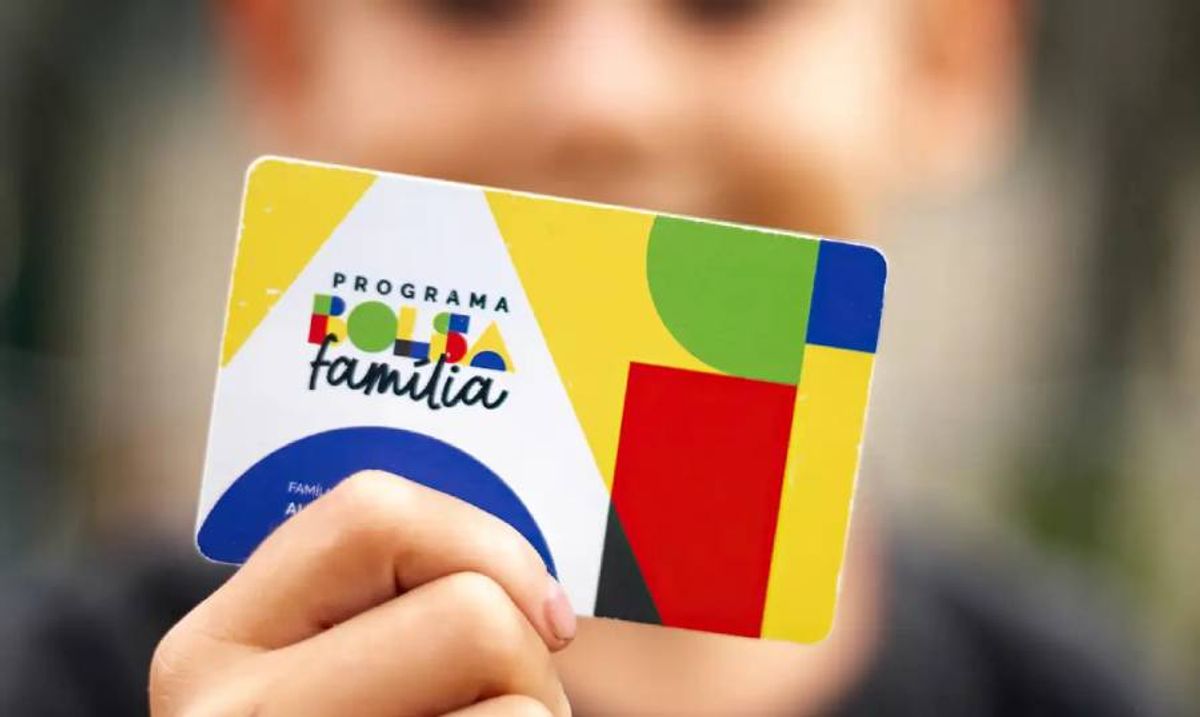 Augusto Cury propõe manutenção do Bolsa Família para beneficiários que conseguirem emprego formal