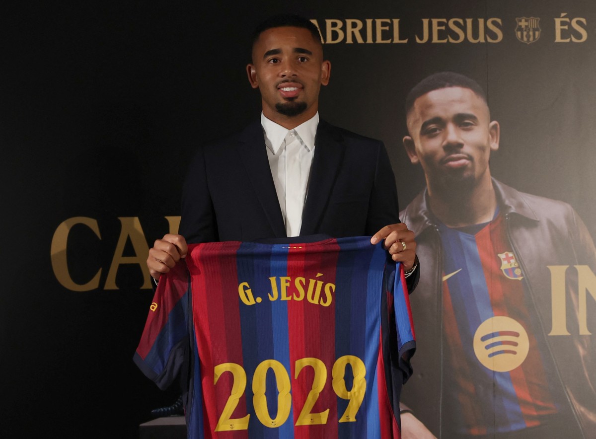 Barcelona anuncia contratação de Gabriel Jesus por três anos