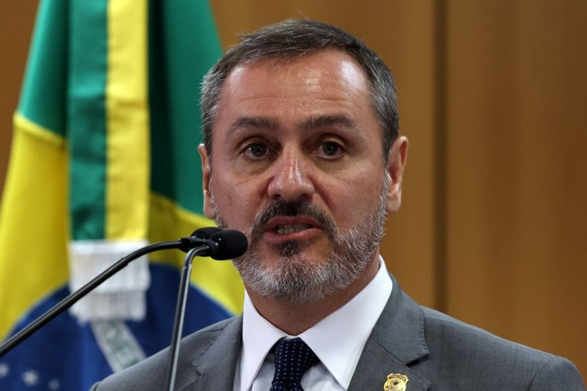 Diretores da PF colocam cargos à disposição em apoio a chefe afastado