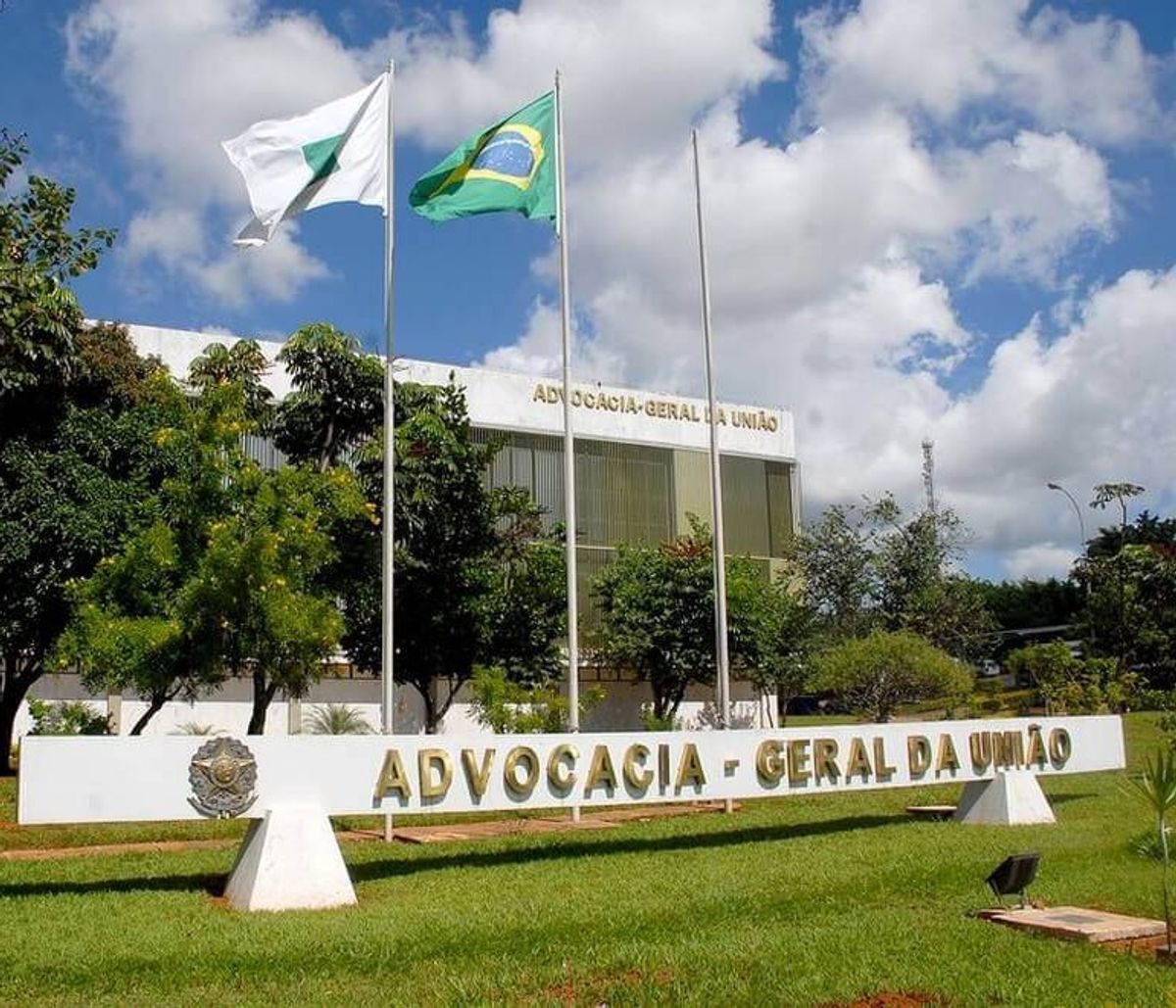 Entidades da advocacia pública federal criticam relatório sobre AGU