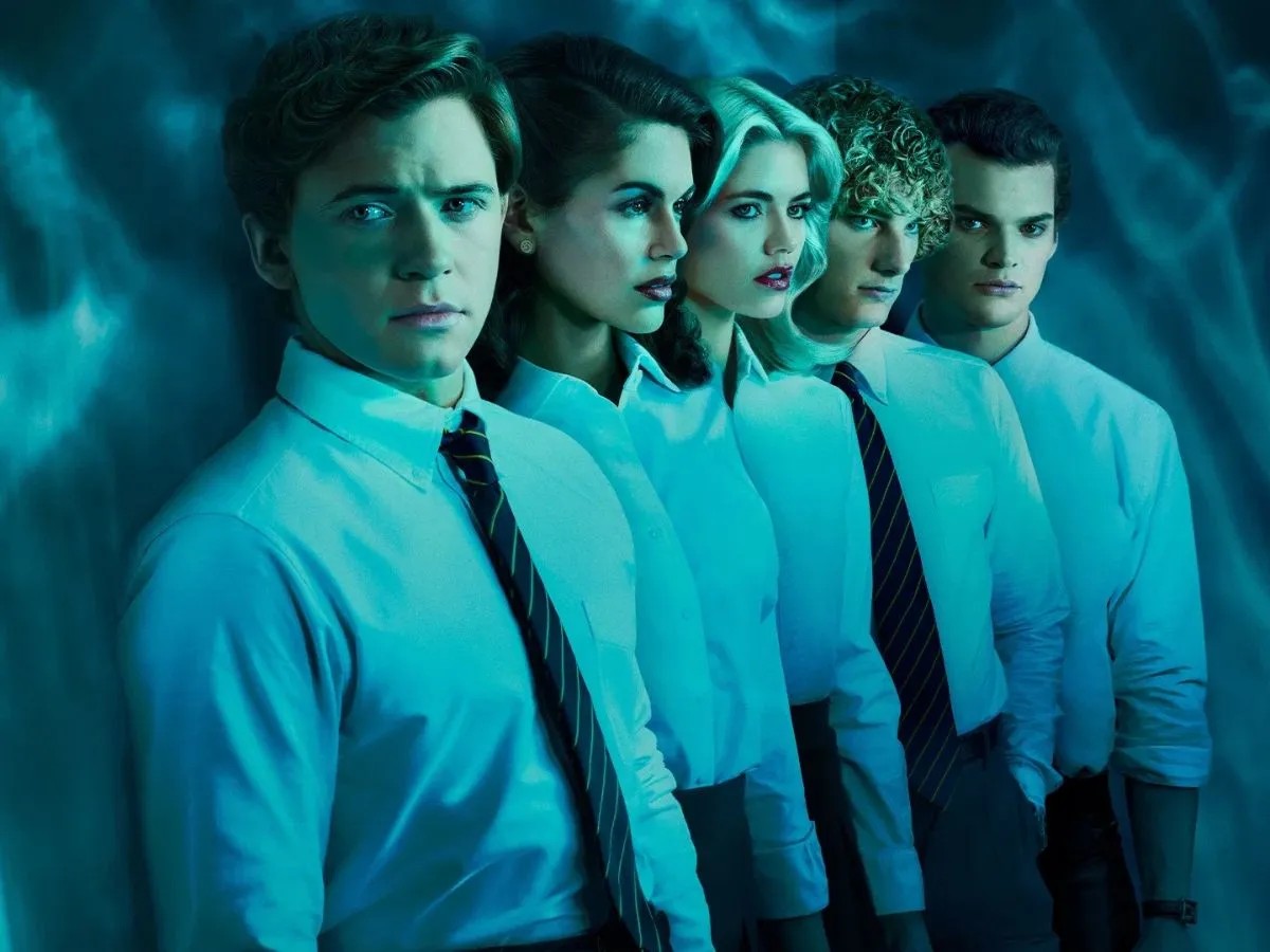 “Estilhaços” de Ryan Murphy: Juventude, Obsessão e Perigo na Los Angeles dos Anos 80