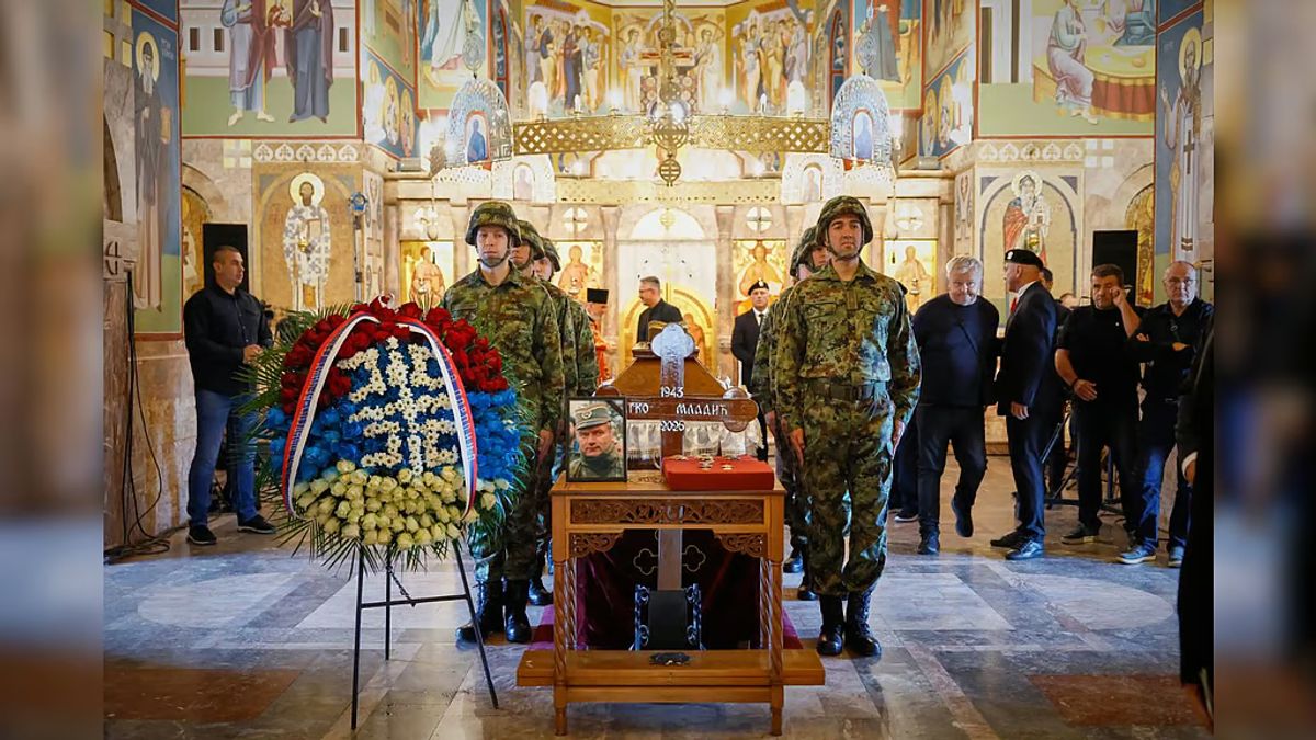 Funeral de Ratko Mladic reúne multidão em Belgrado e provoca indignação da UE