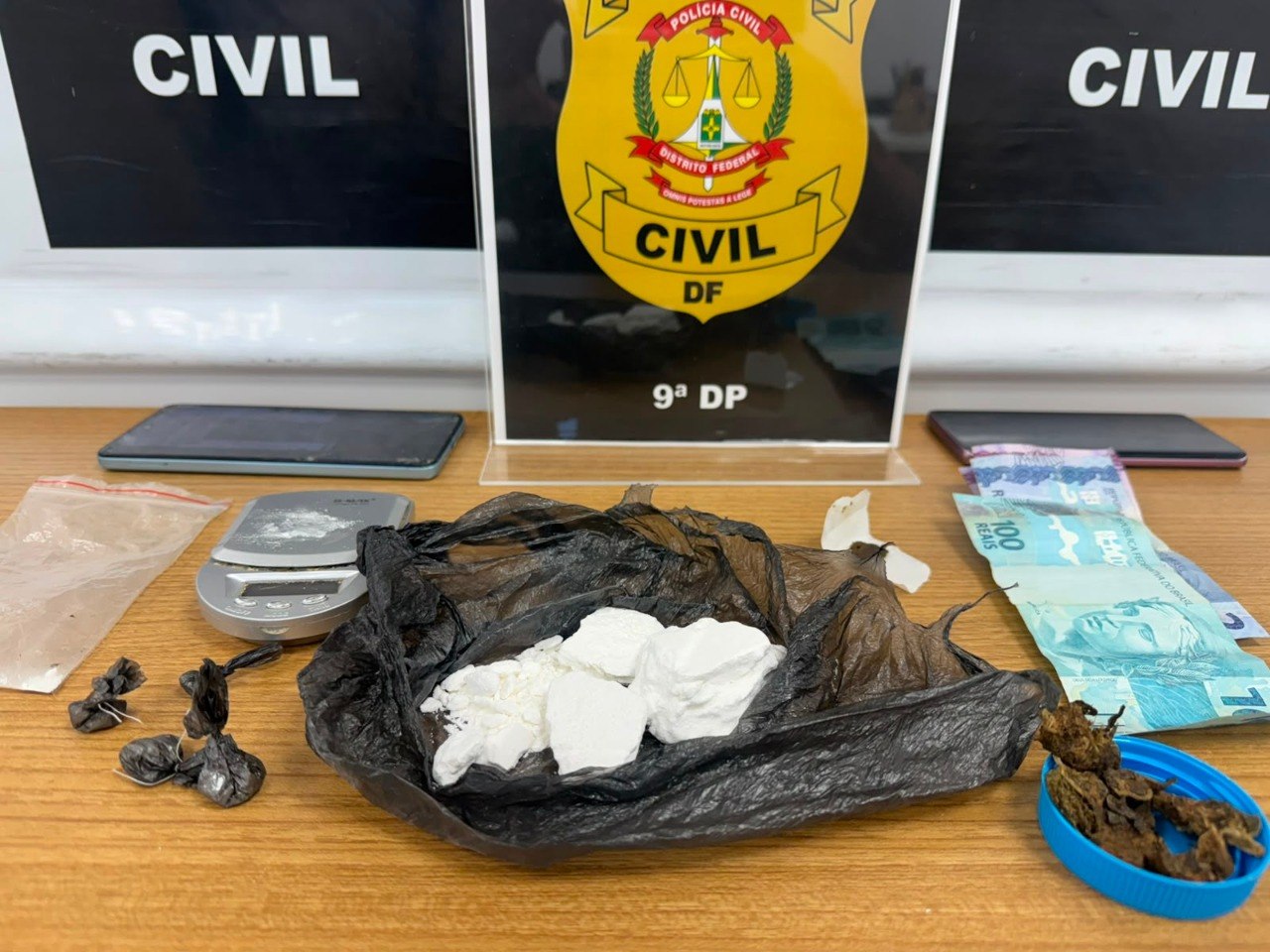 Homem Detido no Varjão por Suspeita de Tráfico de Drogas Durante Operação Policial