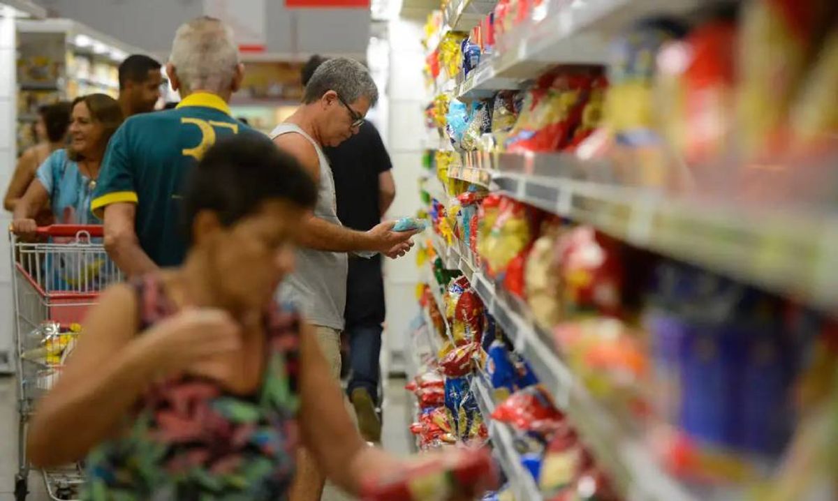 INPC registra deflação de 0,01% em julho, aponta IBGE