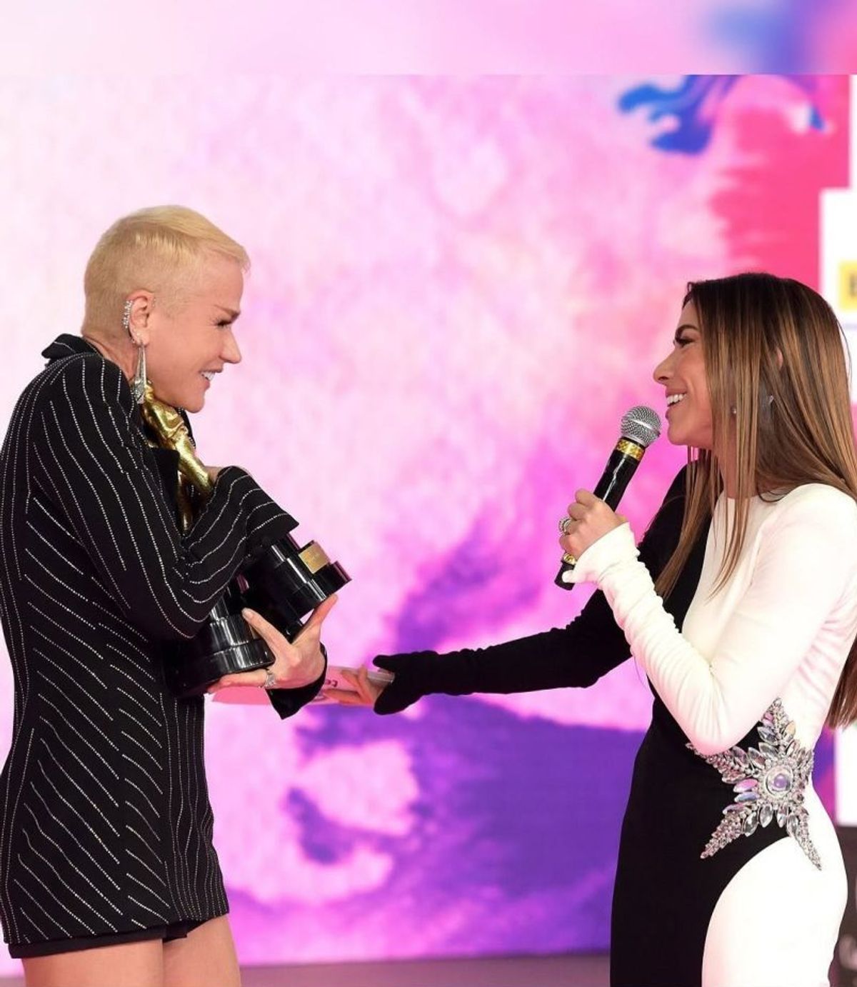 Patrícia Abravanel Expressa Admiração por Xuxa e Confirma Presença em Show