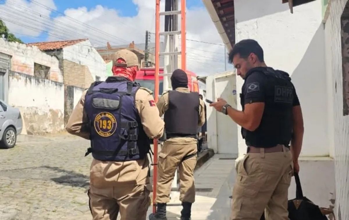 Polícia da Paraíba retira câmeras instaladas por facções criminosas