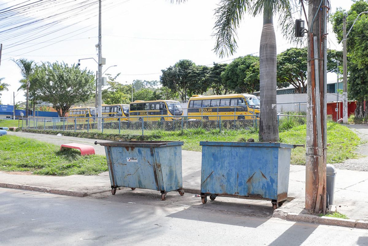 Regras para instalação de caçambas e contêineres em áreas públicas no Distrito Federal